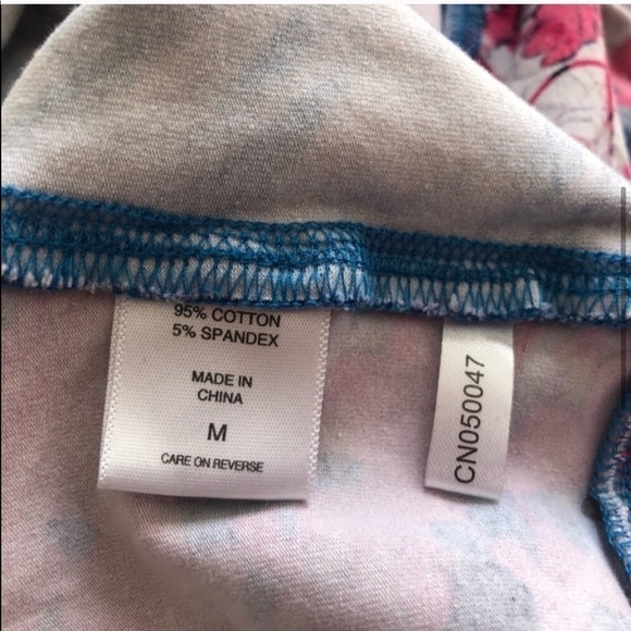 🆕 NY&Co floral long sleeve pullover athlet… - Picture 5 of 8